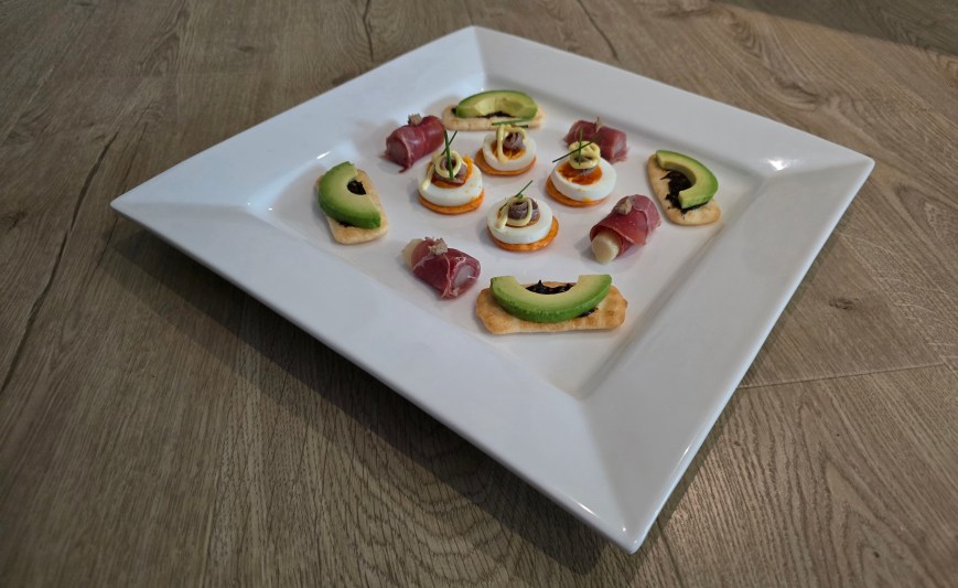 Some Recent Martini Canapés